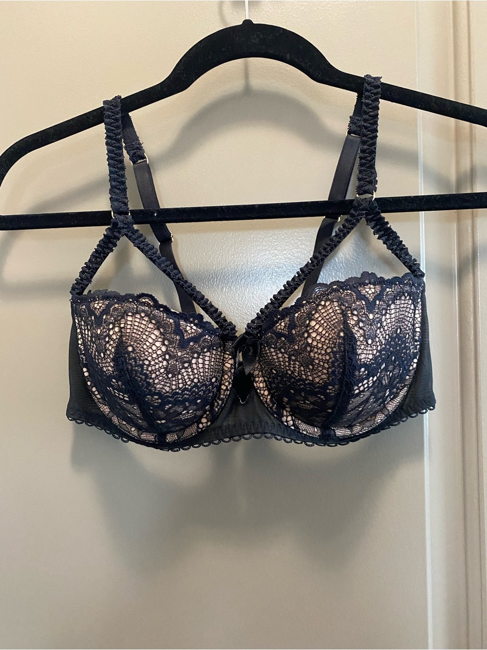 Adore Me Kimmy Push Up Bra. 34D. Black and blush color. Never worn except to try